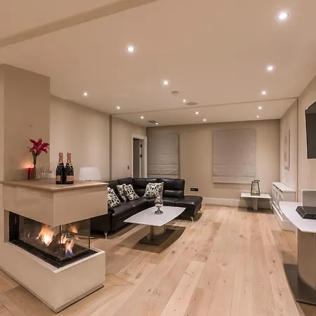 The Pierce Brosnan - Hiphipstay Holiday home Dublin