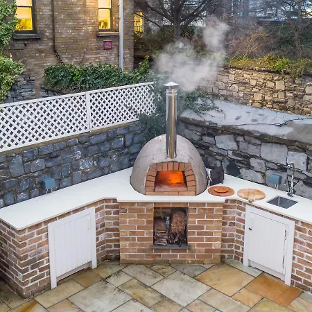 The Pierce Brosnan - Hiphipstay Holiday home Dublin